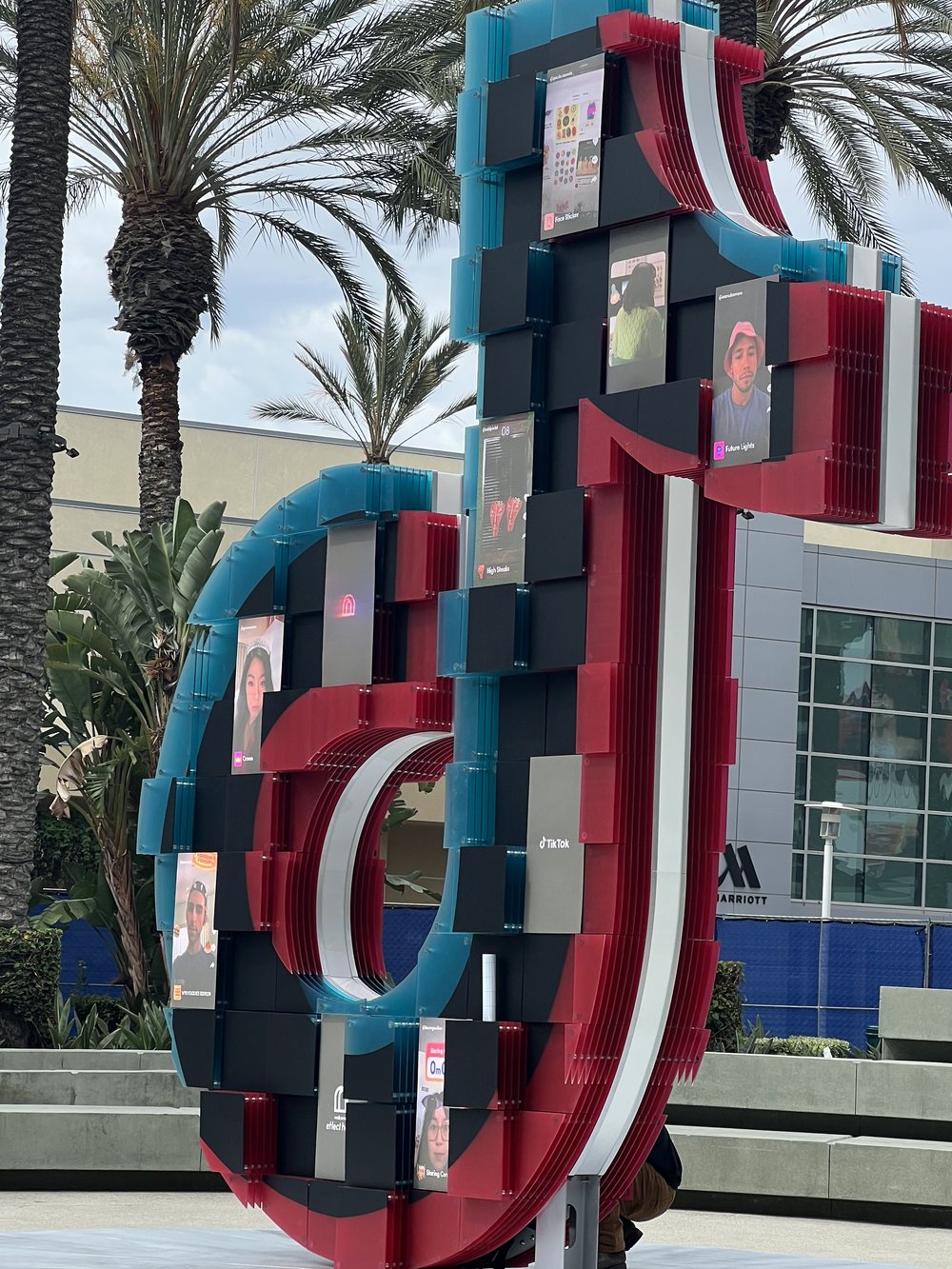 TikTok note sculpture built with LED screens at VidCon